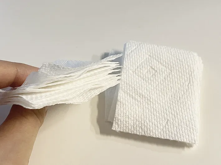 カットしたキッチンペーパーの写真（撮影：grapeライフハック編集部）