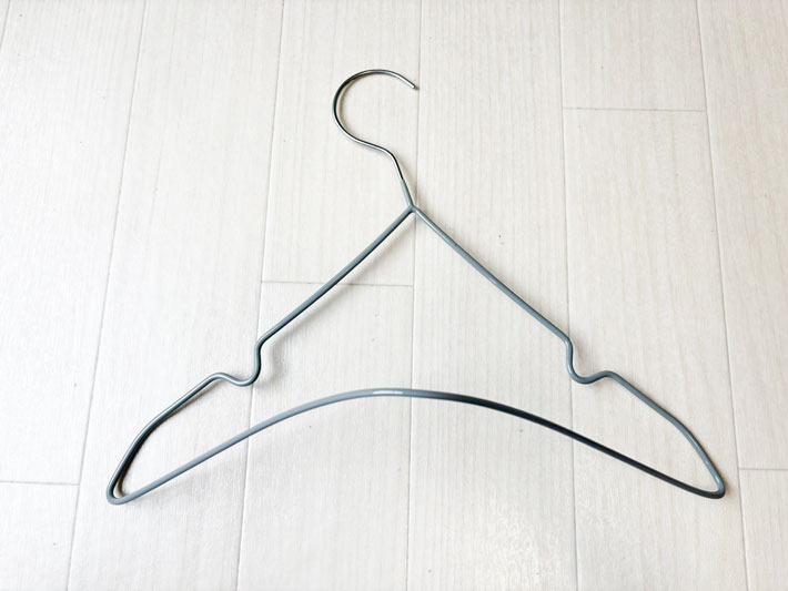 針金ハンガーティッシュホルダーの写真（撮影：grapeライフハック編集部）