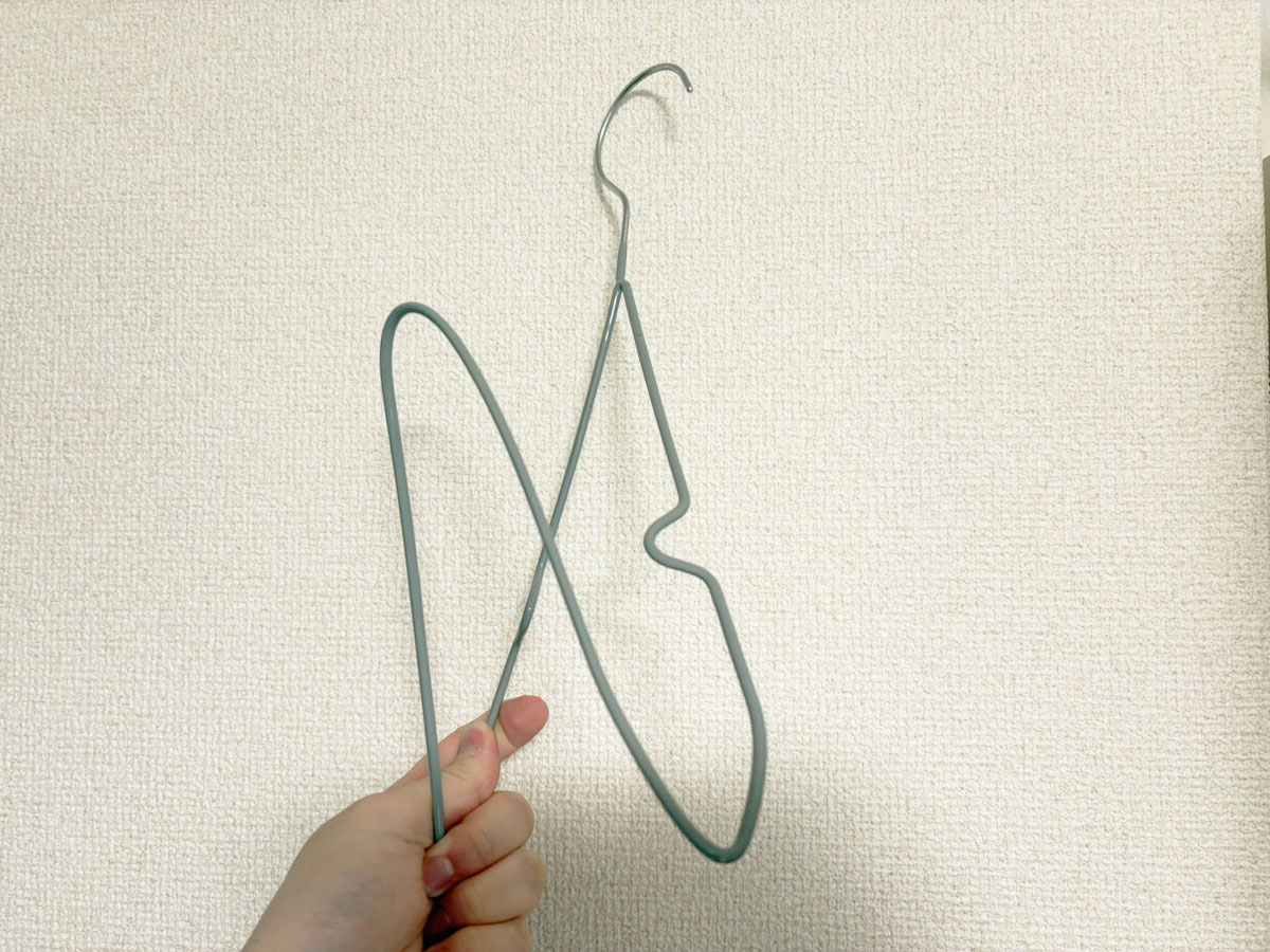 針金ハンガーティッシュホルダーの写真（撮影：grapeライフハック編集部）