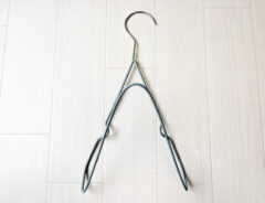 針金ハンガーティッシュホルダーの写真（撮影：grapeライフハック編集部）