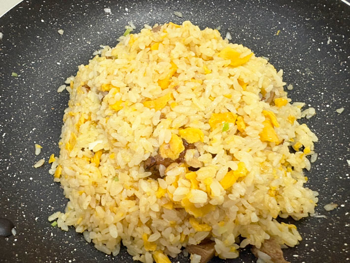 冷凍チャーハンアレンジ写真（撮影：grapeフード編集部）