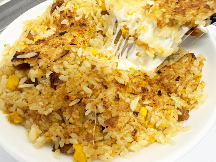 冷凍チャーハンアレンジ写真（撮影：grapeフード編集部）