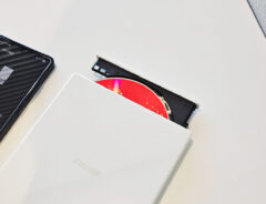 「簡単すぎて拍子抜け！」　パソコンなしでCDをスマホに取り込む方法に「捨てなくてよかった…」「昔の曲をスマホで聴けて感動」