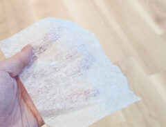 「テレビの画面が汚い…」「ティッシュもアルコールもNGって、どうすればいいの？」　掃除に困る液晶画面、使うべきはコレ