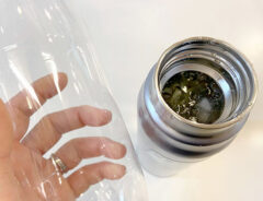 「子供と3時間みっちり公園で汗かいた後がうまい！」　特別な『水筒』に入れたものに「カバンの中であふれ出ちゃってたから安心」「すっかりドハマり中」