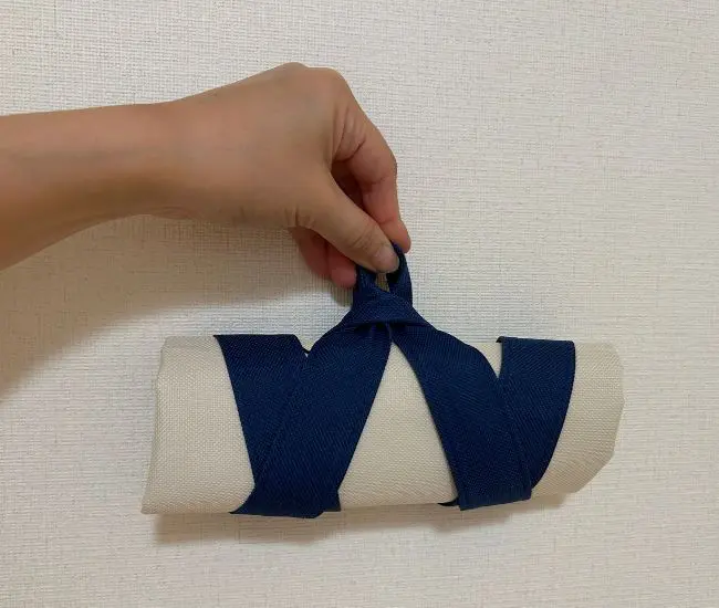 コンパクトにまとまったエコバッグ（撮影：grapeライフハック編集部）