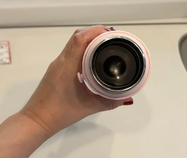 水で洗い流す（撮影：grapeライフハック編集部）