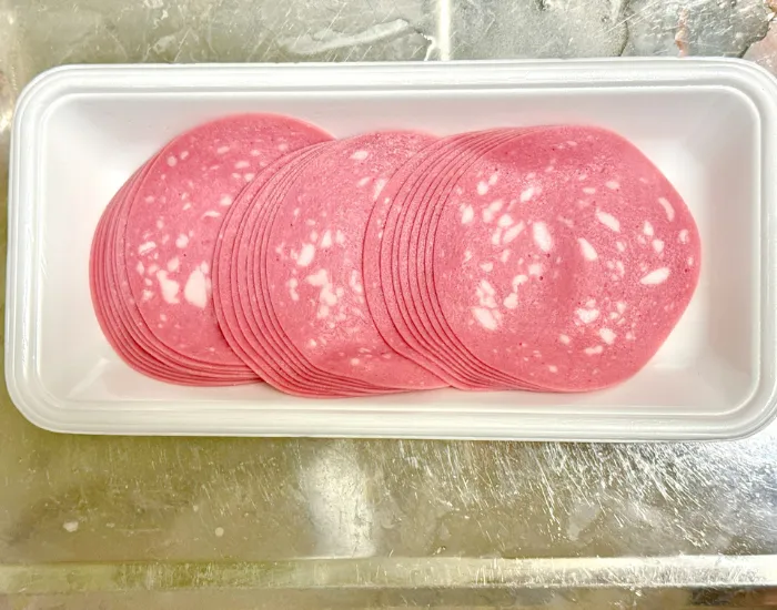 パックに入ったハム