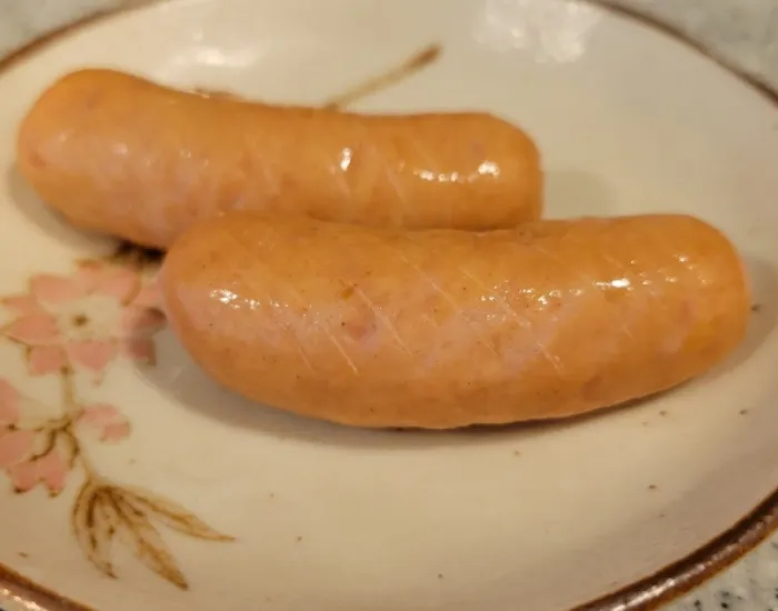 切り込みを入れたウインナー