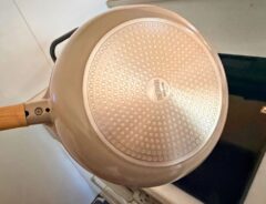 「軽い」「こびりつかない」「洗いやすい」の3拍子がそろったフライパン　迷子におすすめなの『サーモス』！