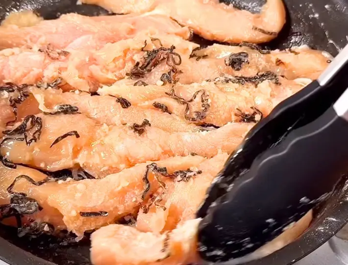フライパンで焼く画像
