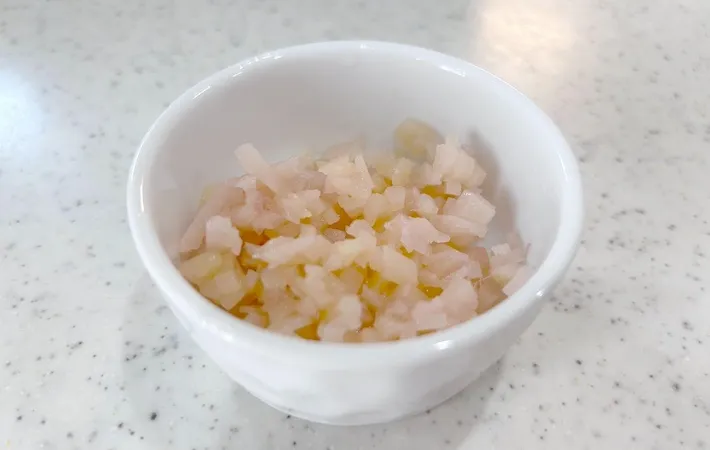 みじん切りの新生姜の画像（撮影：エニママ）