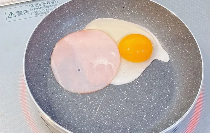 『朝食ホットケーキ』を作る写真（撮影：キジカク）