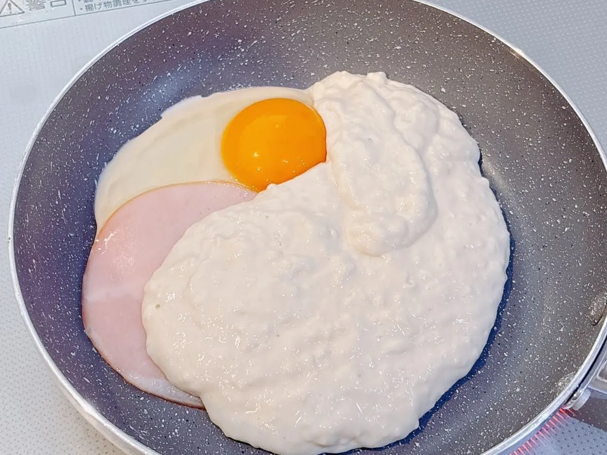 『朝食ホットケーキ』を作る写真（撮影：キジカク）
