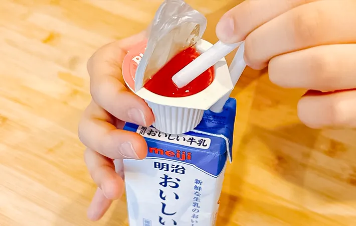 ポーションを吸っている写真（撮影：キジカク）