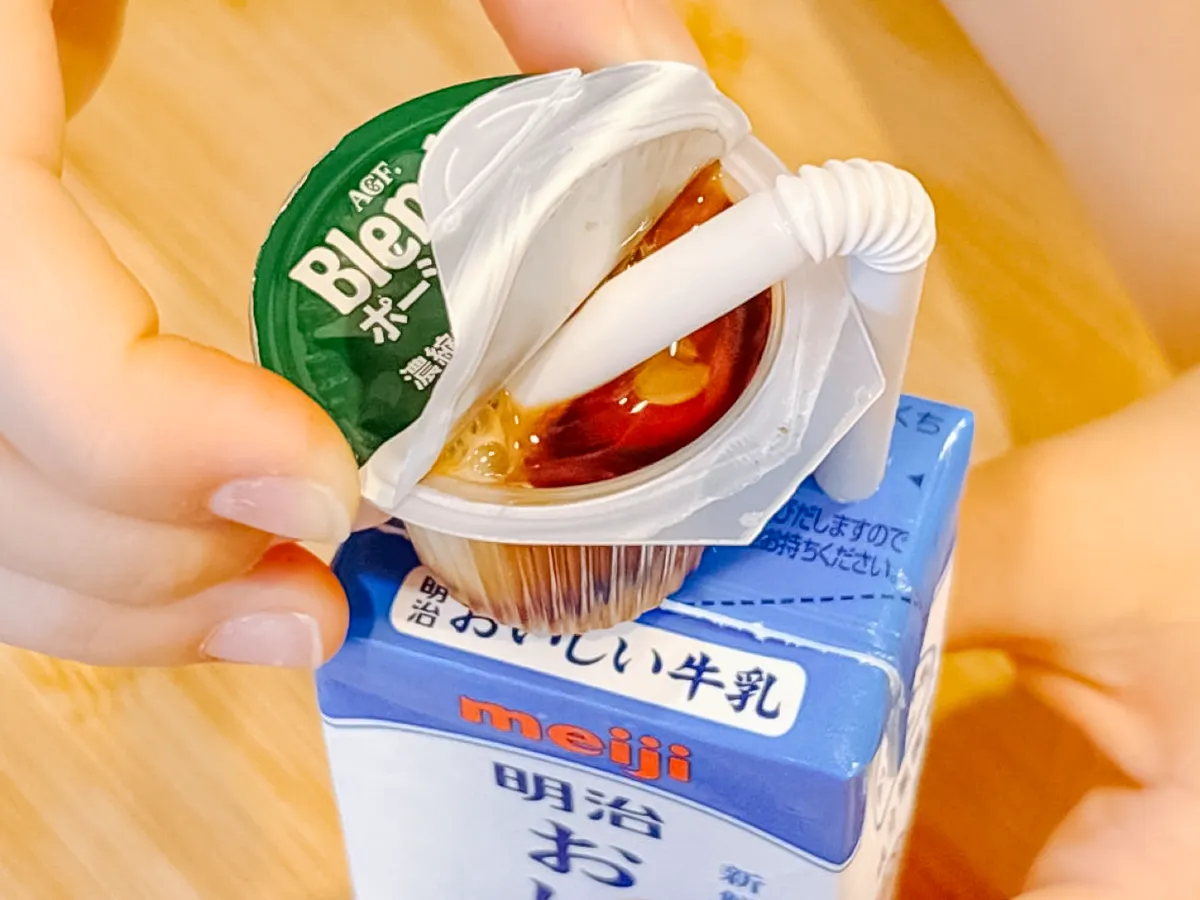 ポーションを吸っている写真（撮影：キジカク）