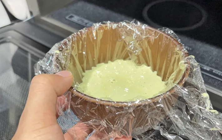 『とろける抹茶チョコまん』を作る写真（撮影：キジカク）