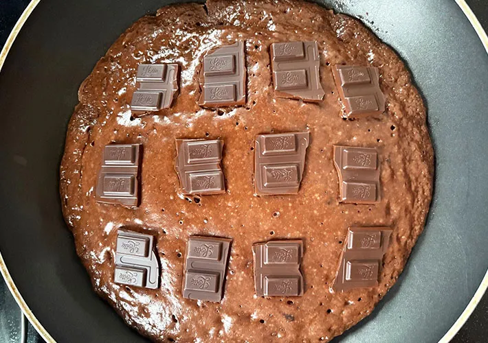 ビターチョコレートを乗せた画像（撮影:エニママ）