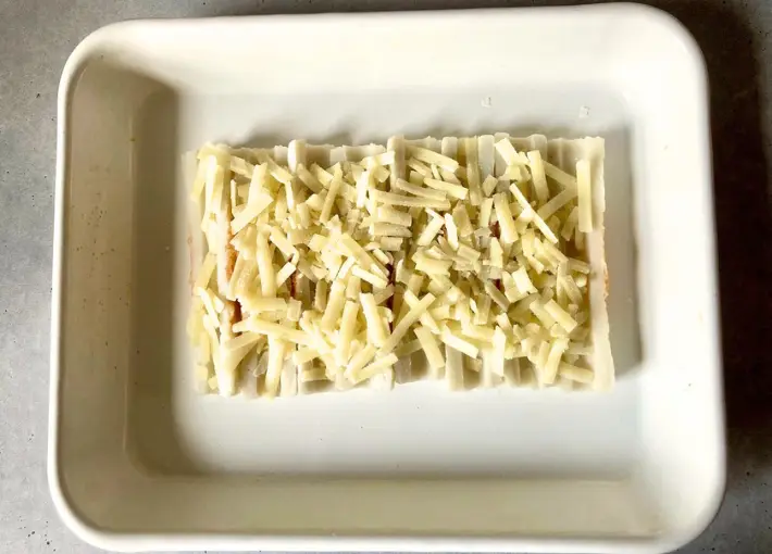 ちくわにチーズをのせた画像（撮影：エニママ）