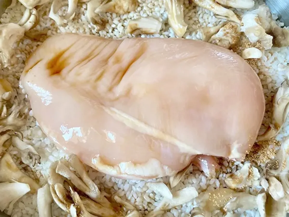 『鶏むね肉の炊き込みご飯』の画像(撮影:エニママ)