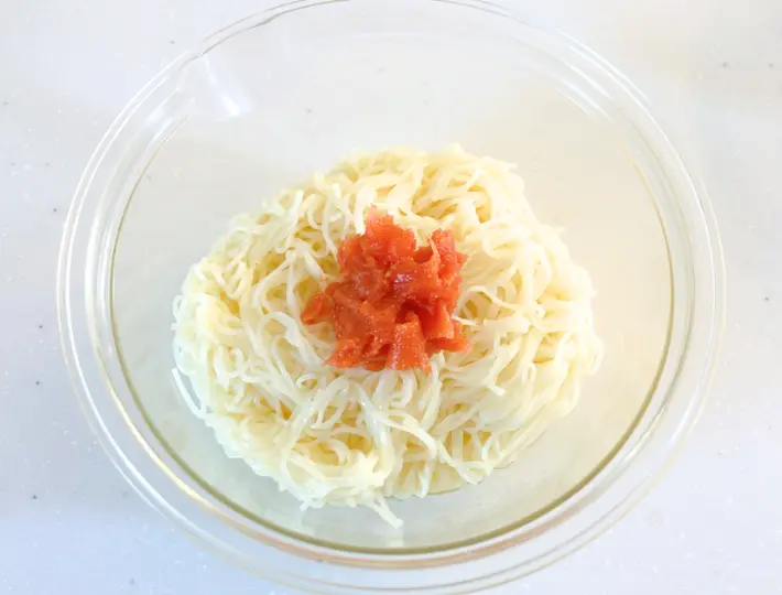 材料をボウルに入れた画像（撮影：エニママ）