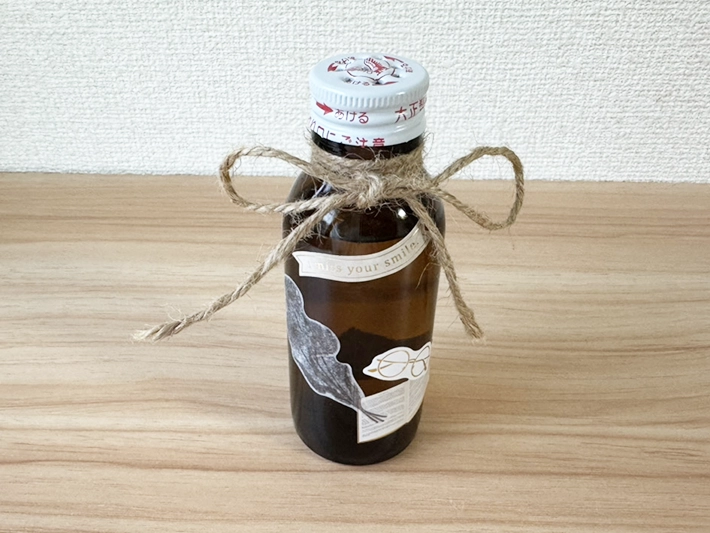 キャップを瓶につける（撮影：grapeライフハック編集部）