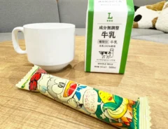 牛乳とうまい棒（撮影：grapeフード編集部）