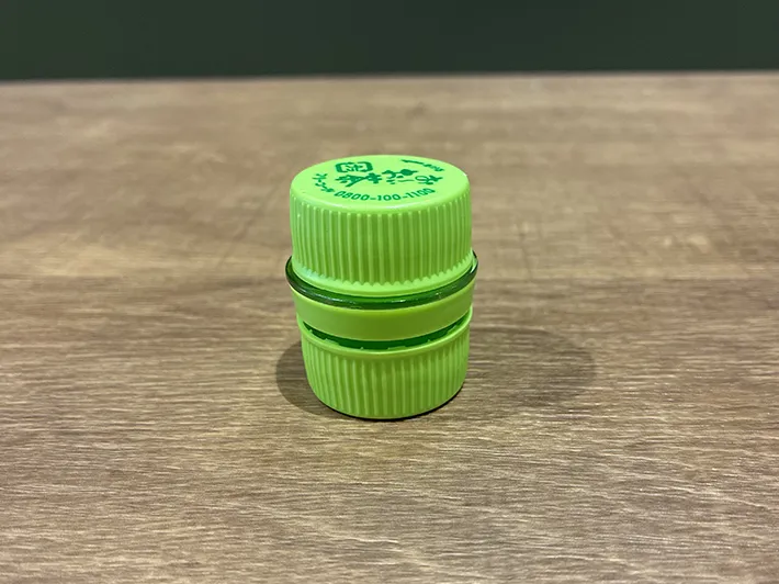 使い終えたペットボトルで作ったミニ収納ケース（撮影：grapeライフハック編集部）