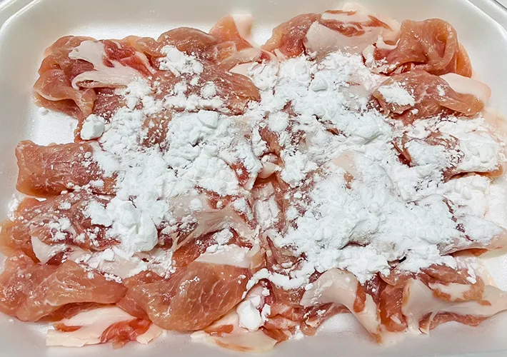 豚肉と片栗粉の写真