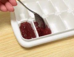 ジャムと製氷皿（撮影：grapeフード編集部）