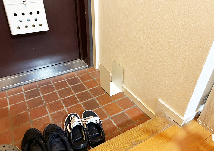 ゴミ整理でブックエンドを活用する写真（撮影：grapeライフハック編集部）