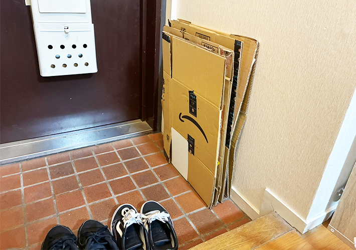 ゴミ整理でブックエンドを活用する写真（撮影：grapeライフハック編集部）
