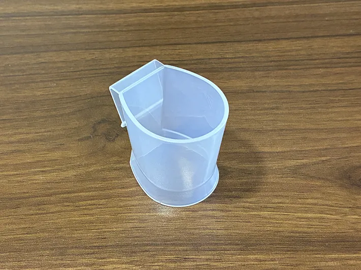 机に置かれたマヨケチャホルダー（撮影：grapeライフハック編集部）