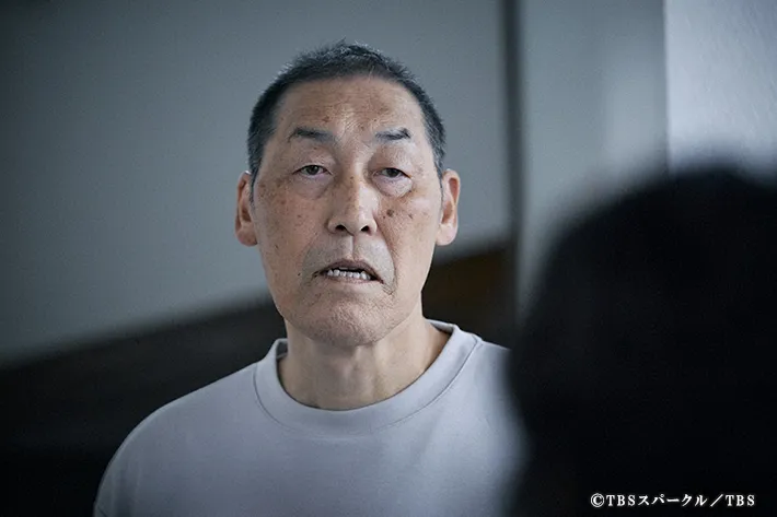 『田鎖ブラザーズ』に出演する長江英和さんが写る場面写真
