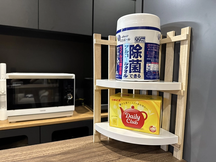 作ったコーナーラックを使った写真（撮影：grapeライフハック編集部）