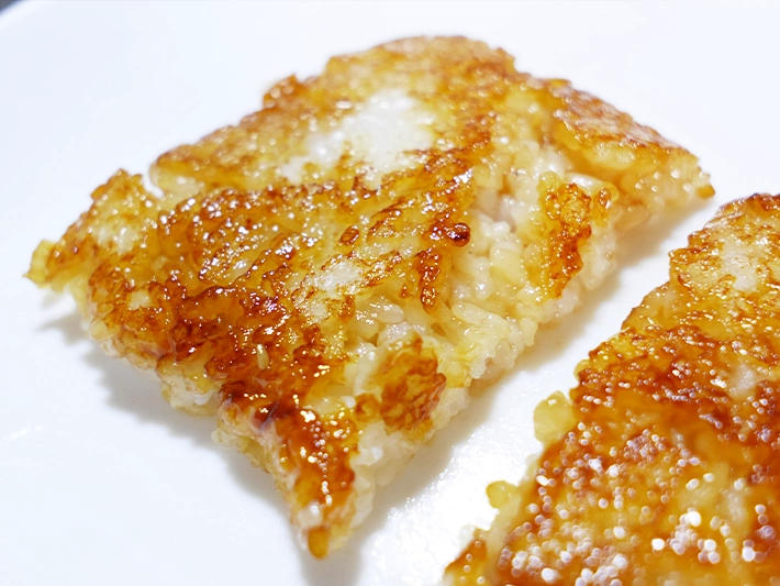 焼き肉のたれ焼きおにぎり（撮影：grapeフード編集部）