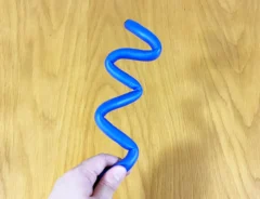くねくねフックの写真（撮影：grapeライフハック編集部）