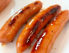 焼き上がったウインナーのアップ写真（撮影：grapeフード編集部）