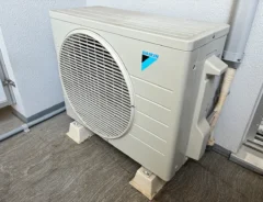 ベランダに設置された室外機