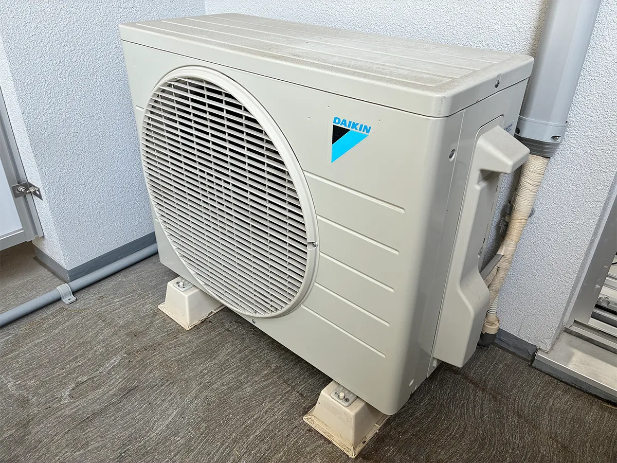 ベランダに設置された室外機