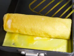 コーンスープの素を入れた玉子焼き（撮影：grapeフード編集部）