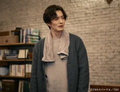 『田鎖ブラザーズ』に出演する岡田将生さんが写る場面写真