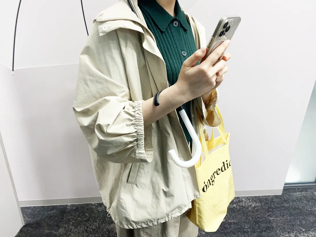傘ハンドルホルダーを使用した写真（撮影：grapeライフハック編集部）