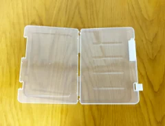 ダイソーのアタッシュケースA5の写真（撮影：grapeライフハック編集部）