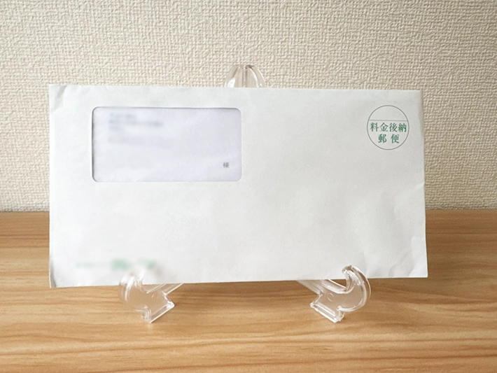 封筒立てミラースタンド（撮影：grapeライフハック編集部）