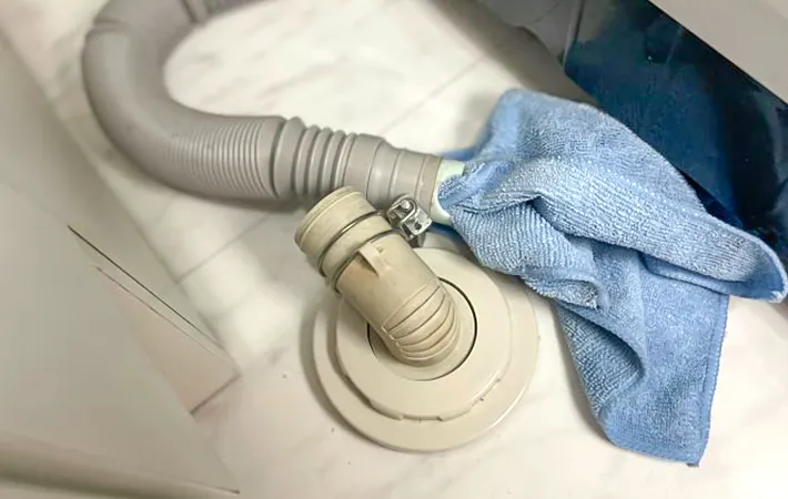 排水ホースの写真（撮影：Heulie）