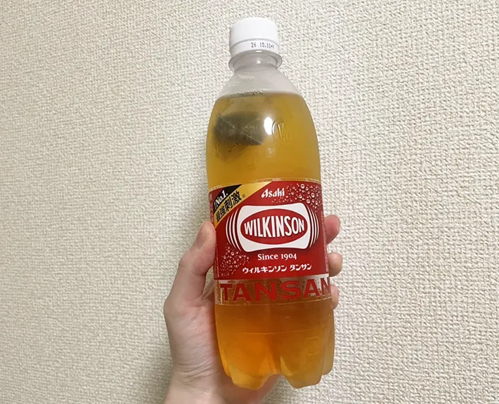 ティーバッグの入った炭酸水の写真（撮影：grapeフード編集部）