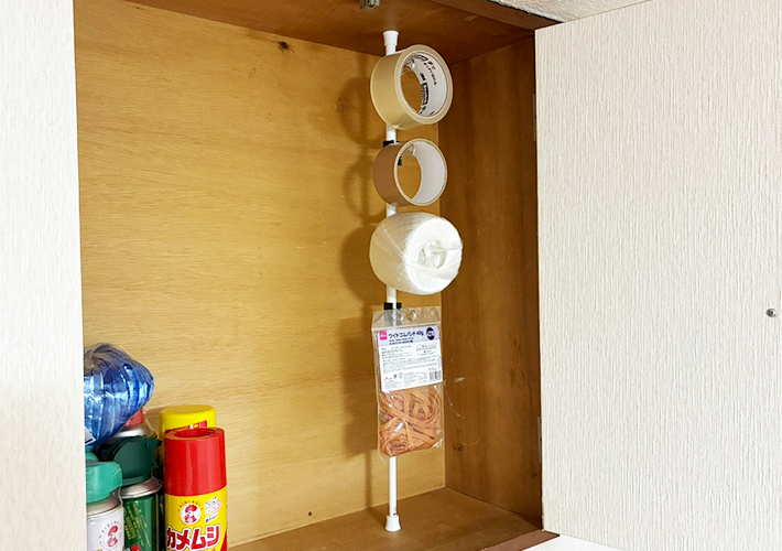 つっぱり棒の活用写真（撮影：grapeライフハック編集部）