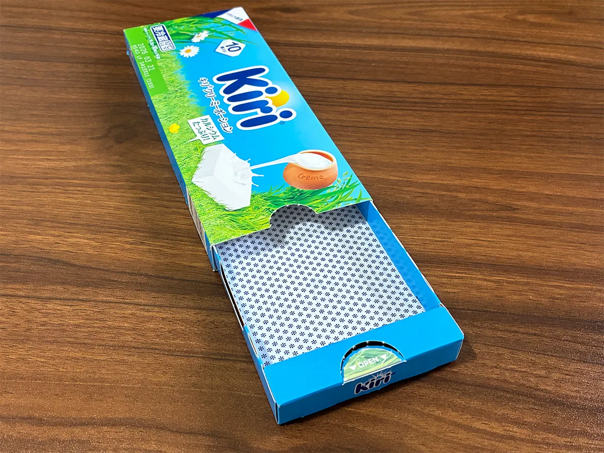 スライドさせた『Kiri クリーミーポーション』の空き容器(撮影:grapeライフハック編集部)