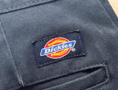 「ラクすぎて普段履きにしたくなる」 休日にも活躍するワークウェア『Dickies』なら「汚れに強いからガシガシ使いたい」